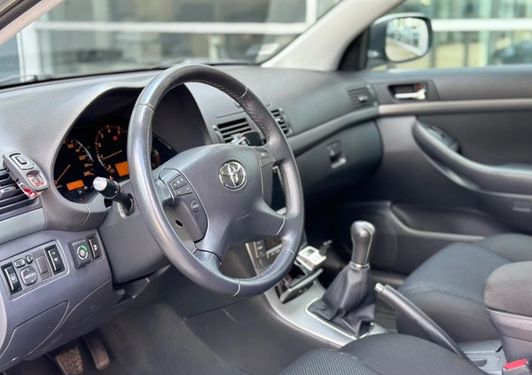 Toyota Avensis cena 23000 przebieg: 245000, rok produkcji 2008 z Gdańsk małe 781